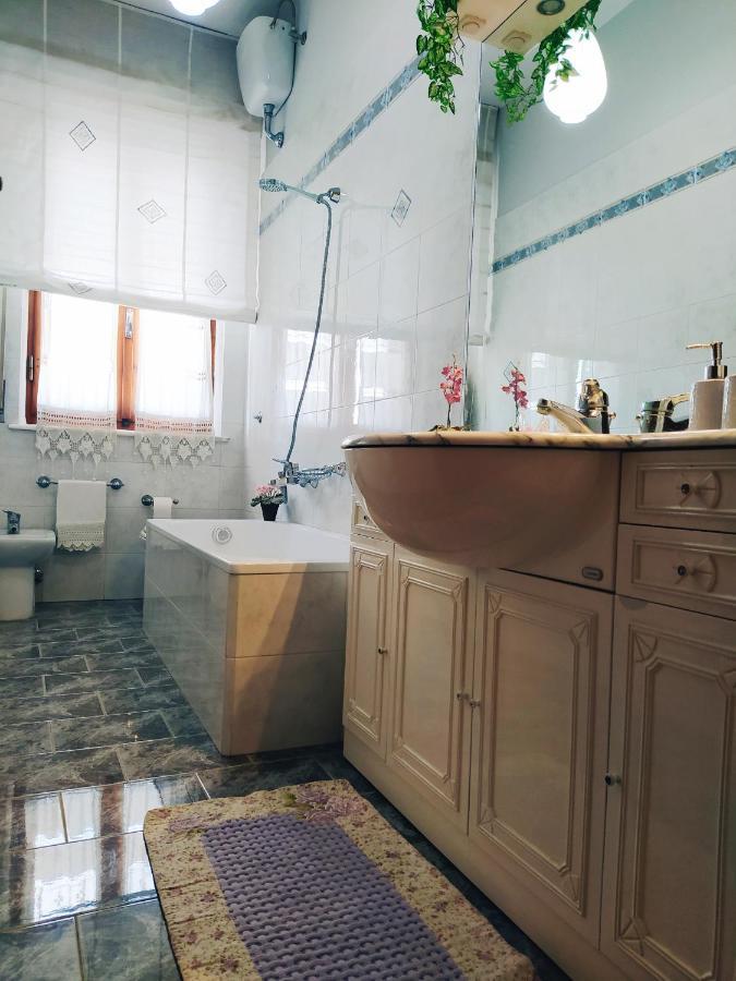 شقة Casa Dina سان جيمينيانو المظهر الخارجي الصورة